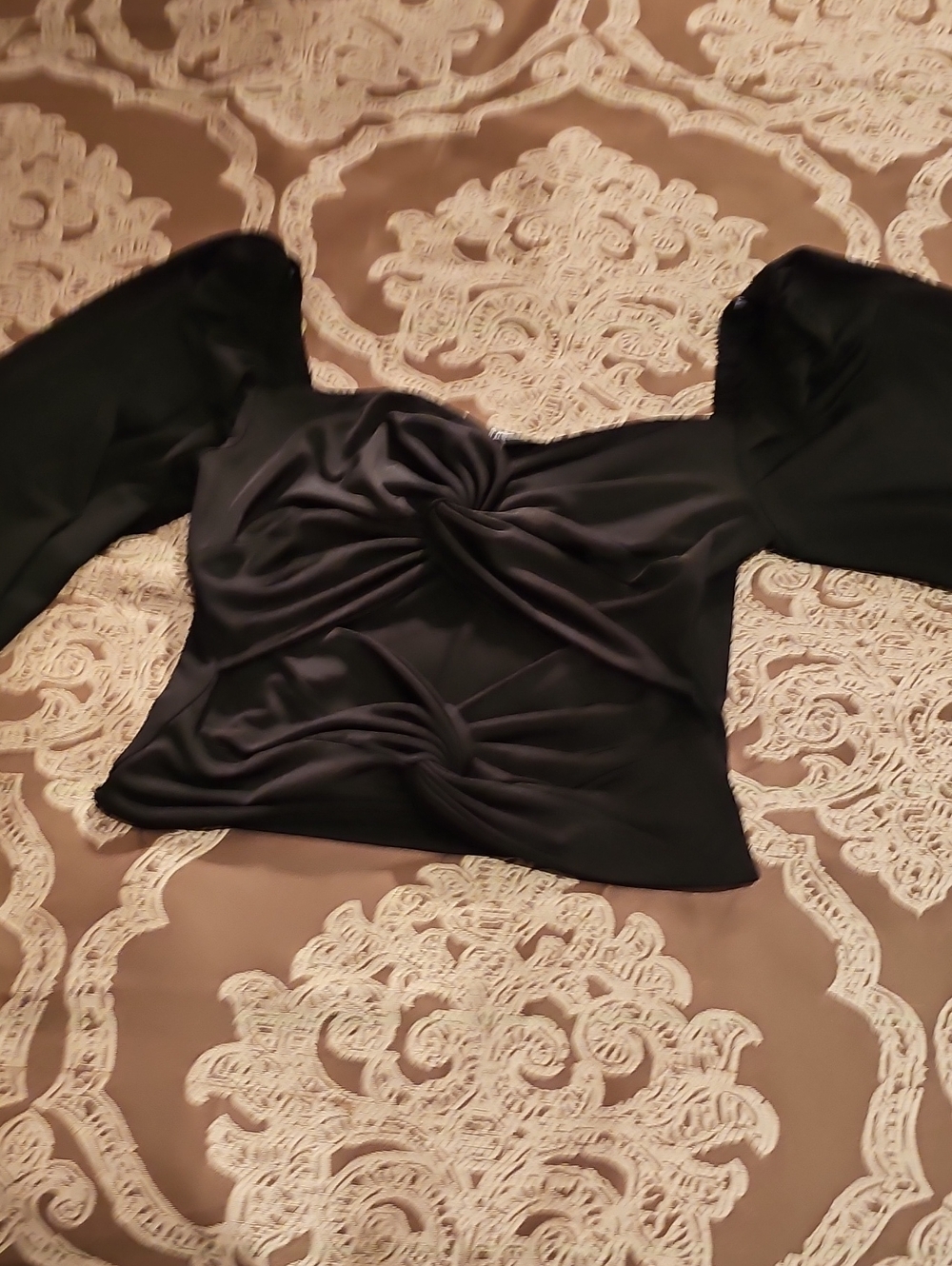 Lulu's Black Twist-Detail Puff Sleeve Top